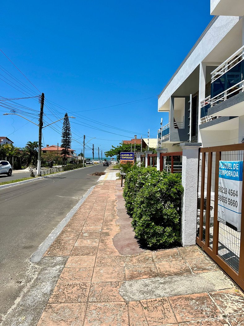 Linda vista com uma rede para relaxar